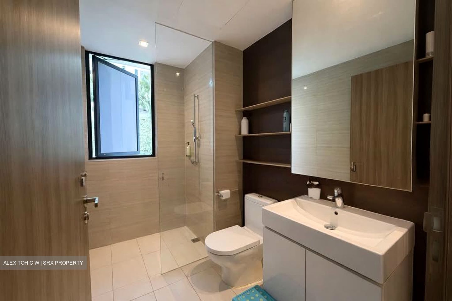 Sky Vue (D20), Condominium #579101001